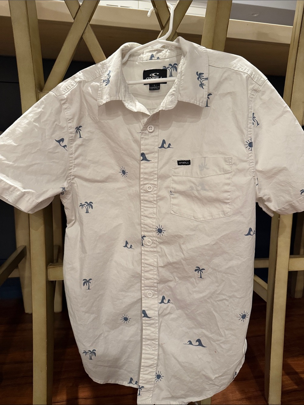 O'Neill White Short-Sleeve Button-Down Shirt with Blue Beach Motifs